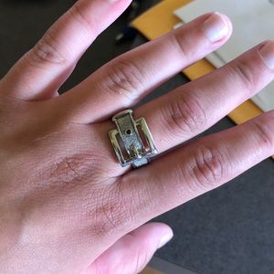 Size 8 belt buckle ring
